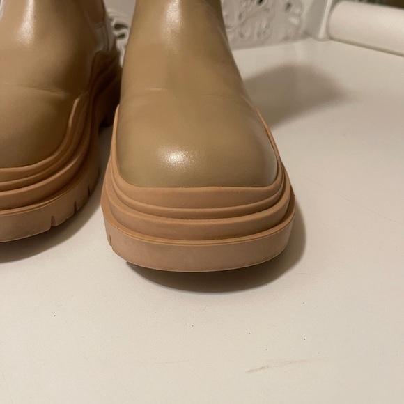 CAPE ROBBIN booties
square round toe
snow booties
platform
lug - Picture 6 of 14